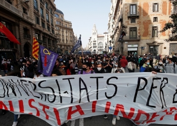 إسبانيا تشهد احتجاجات عنيفة على ارتفاع التضخم