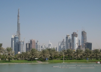 اقتصاد الإمارات يحقق أعلى نمو في 30 شهراً