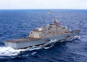 كورونا يوقف عمل سفينة حربية تابعة للبحرية الأمريكية