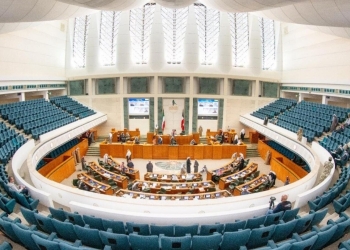 الأمين العام لمجلس الأمة الكويتي يتعرض للإغماء أثناء جلسة عادية