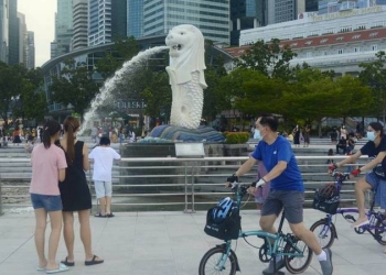 سنغافورة تسجل أول حالة وفاة بسبب أوميكرون