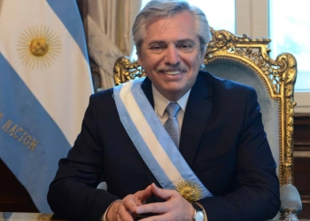 رئيس الأرجنتين ينتقد عدم موافقة أوروبا على "سبوتنيكV"