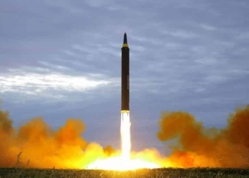 كوريا الشمالية تطلق صاروخاً أسرع من الصوت بـ16 مرة