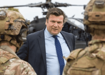 وزير القوات المسلحة البريطاني: لن نرسل قوات بريطانية إلى أوكرانيا