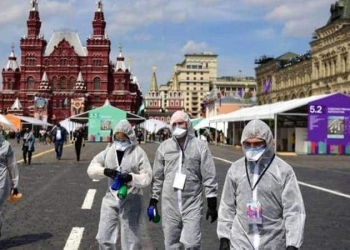 تراجع الإصابات اليومية بفيروس كورونا في روسيا