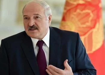رئيس بيلاروسيا يعلن التأهب القتالي في الدفاع الجوي