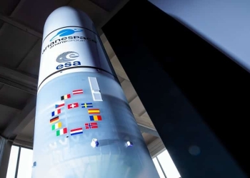 وكالة الفضاء الأوروبية تنهي التعاون مع روسيا في مهمات إلى القمر