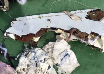 تقرير يكشف سبباً غريباً لتحطم الطائرة المصرية في المتوسط عام 2016