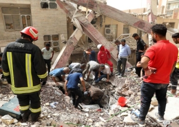 إيران.. ارتفاع عدد ضحايا انهيار المركز التجاري إلى 31