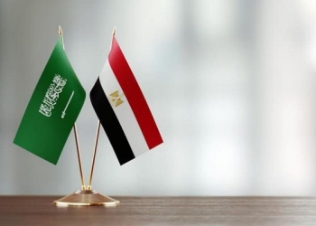 السعودية ومصر توقعان اتفاقية لبناء أول نظام كابل بحري يربط بينهما