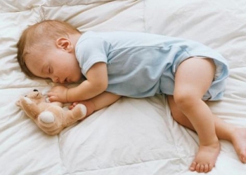 وضعية نوم طفلك