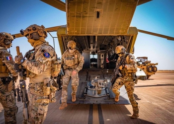 فرنسا تعلن موعد سحب قواتها من مالي