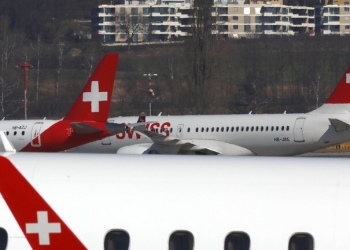 إعادة فتح المجال الجوي السويسري