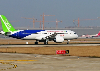 طائرة تجارية صينية تتحدى إيرباص وبوينغ