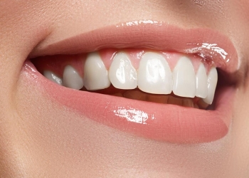 وصفات طبيعية تجعل أسنانك أجمل