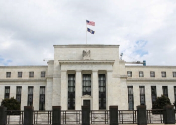 الاحتياط الاتحادي الأمريكي يحذر من مخاطر العملات المشفرة