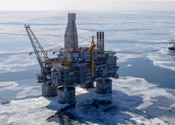 روسيا تبلغ عملاء مشروع ساخالين 2 بنيتها بيع الغاز بالروبل
