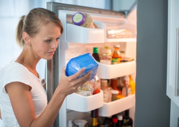 وضع الطعام بالثلاجة