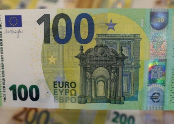 تراجع كبير يسجله اليورو أمام الدولار
