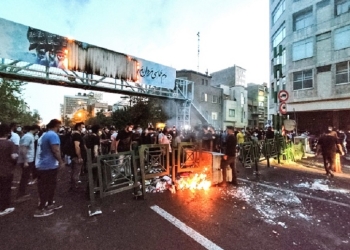 مظاهرات ليلية غاضبة في العاصمة الإيرانية
