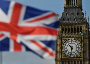 وزير المالية البريطاني يؤكد أن بعض الضرائب سترتفع