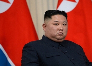 الزعيم الكوري الشمالي يأمر بتطوير صواريخ باليستية عابرة للقارات