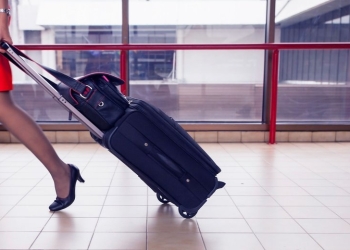 نصائح لحماية حقيبة السفر من السرقة في المطار