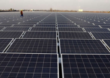 السعودية تستعد لبناء أكبر محطة للطاقة الشمسية في المنطقة