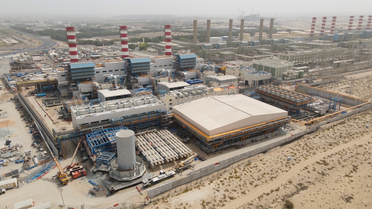 كهرباء دبي تنجز 93% من مشروع المرحلة الرابعة من محطة إنتاج الكهرباء بالعوير