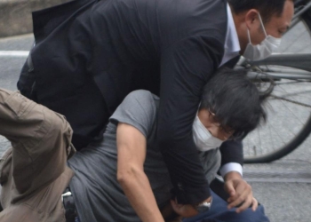 تحويل قاتل رئيس الوزراء الياباني إلى السجن بعد التأكد من سلامته العقلية