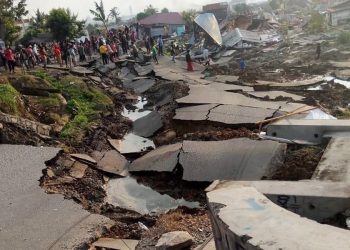 زلزال عنيف يضرب قبالة الساحل الإندونيسي