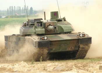 فرنسا تدرس توريد دبابات Leclerc إلى أوكرانيا