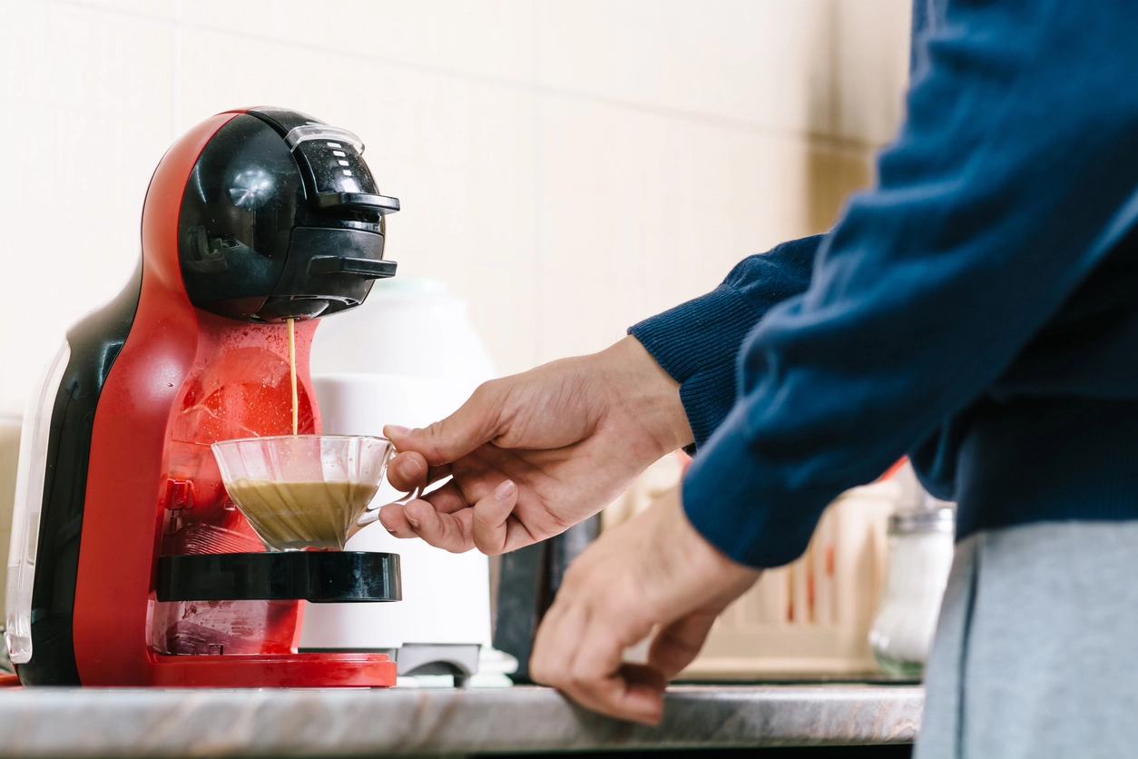 تنظيف آلة صنع القهوة