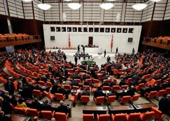 تركيا.. اللجنة الدستورية في البرلمان تقبل مقترح قانون الحجاب