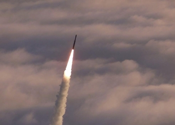 "بوينغ" تفوز بعقد ضخم لتزويد صواريخ باليستية بأنظمة توجيه
