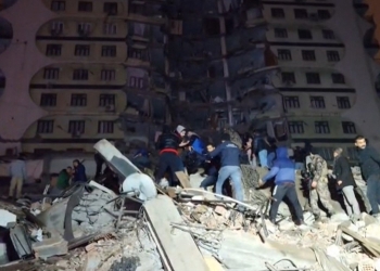 ارتفاع حصيلة ضحايا زلزال تركا إلى 284 قتيلا