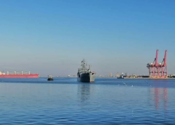 وصول سفينة مصرية محملة بالمساعدات إلى ميناء اللاذقية