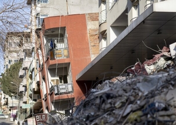 آخر حصيلة لضحايا الزلازل الأخيرة في تركيا