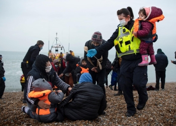 قانون مرتقب في بريطانيا لوقف المهاجرين عبر القنال الإنجليزي