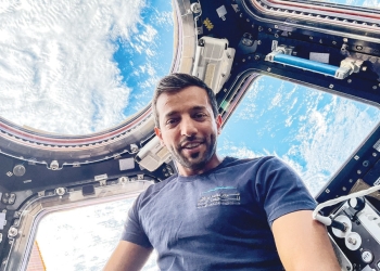 سلطان النيادي ينشر فيديو بعد وصوله إلى محطة الفضاء الدولية
