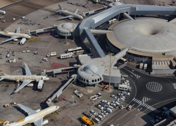 مطارات أبوظبي تتوقع عبور 500 ألف مسافر خلال عطلة العيد