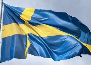 السويد تجلي موظفي سفارتها من الخرطوم