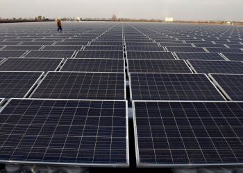 مصر تبدأ بتنفيذ أكبر محطة شمسية للطاقة في إفريقيا