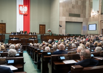 تشكيل لجنة تحقيق بالنفوذ الروسي في بولندا
