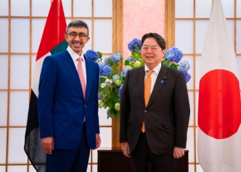 عبدالله بن زايد يلتقي وزير خارجية اليابان