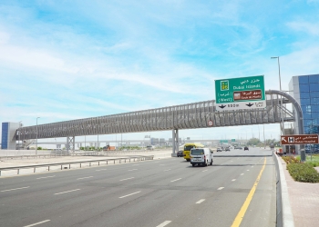 طرق دبي تنجز سبعة جسور للمشاة بطول 888 متراً