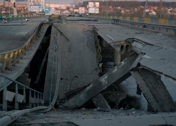 أوكرانيا تقصف جسراً حيوياً بين خيرسون وشبه جزيرة القرم