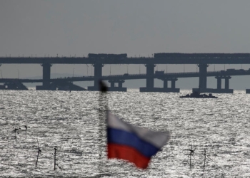 موسكو: جسر القرم تعرض لهجوم إرهابي بمسيرتين أوكرانيتين