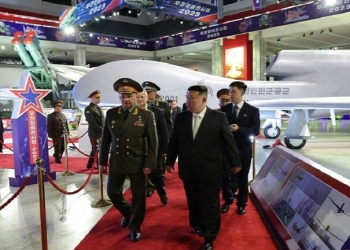 زعيم كوريا الشمالية يكشف أمام وزير الدفاع الروسي سلاحا جديدا