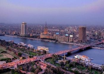 مصر.. انكماش القطاع الخاص غير النفطي يتباطأ في يوليو